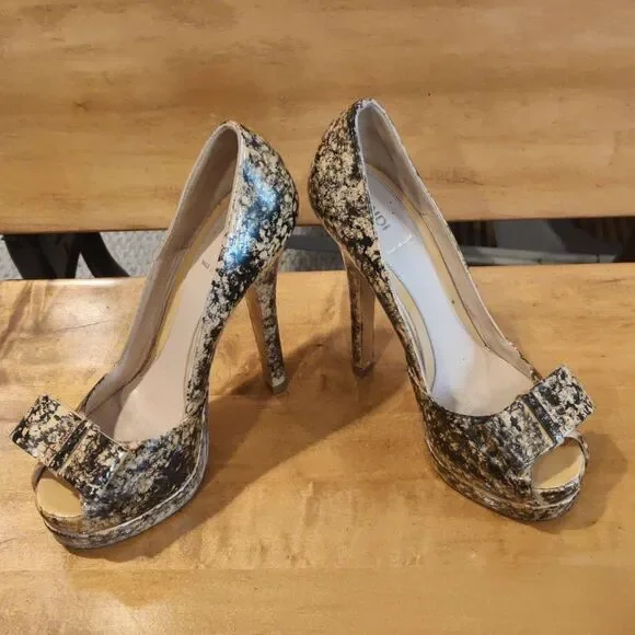 Authenticated Fendi stilettos size 37 customized